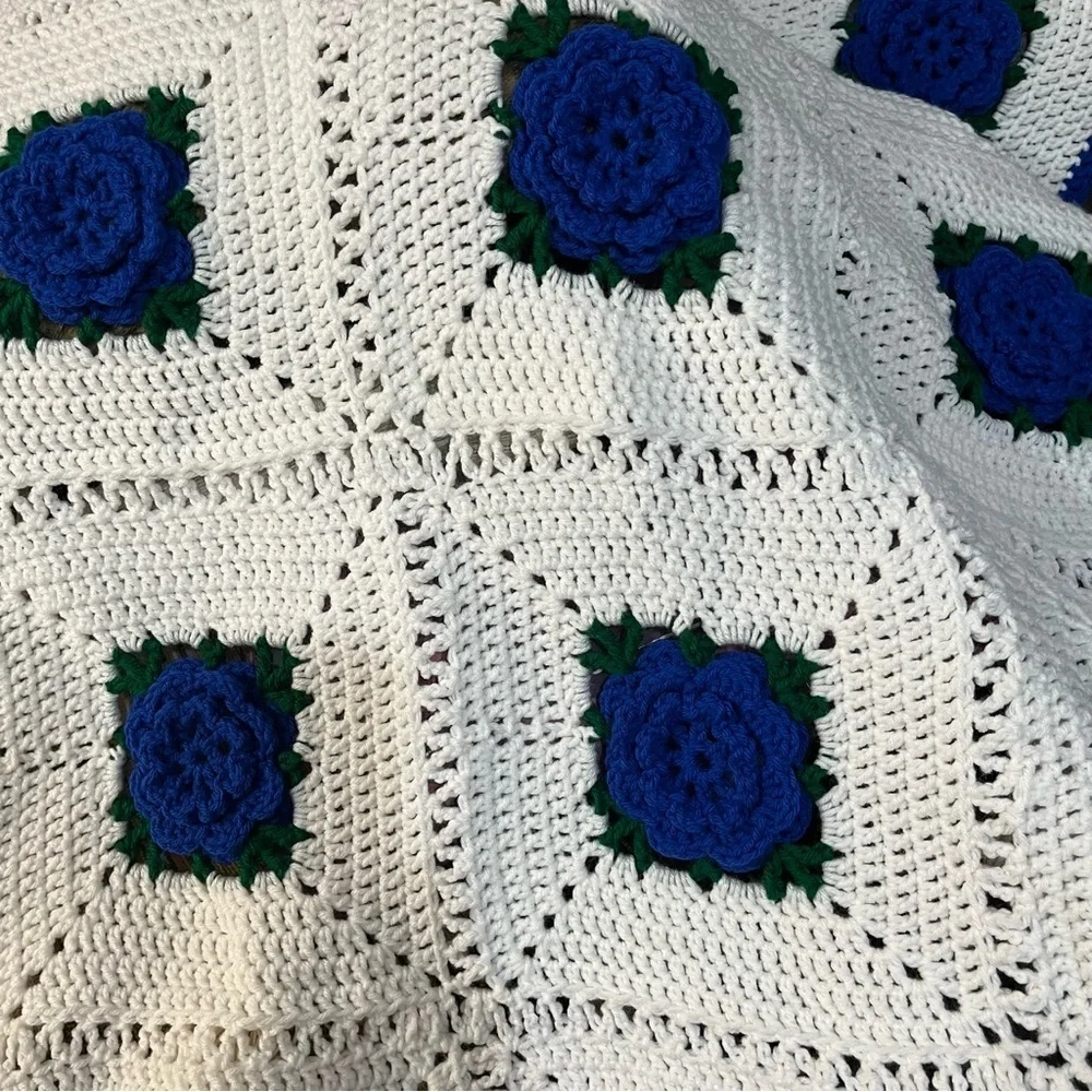 Handmade Crochet White Blue Green Granny  Square Baby Blanket 42X42 New